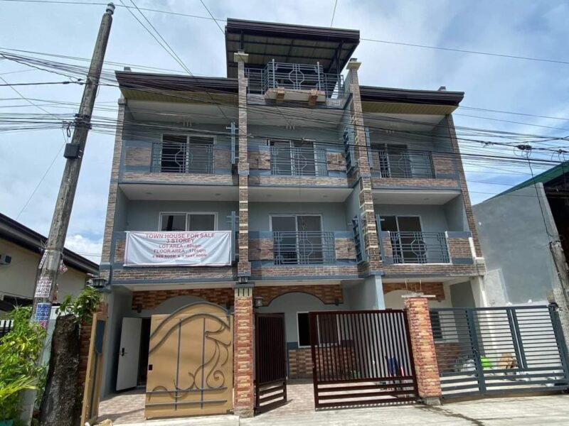 4-Bedrooms 3-storey Townhouse for sale