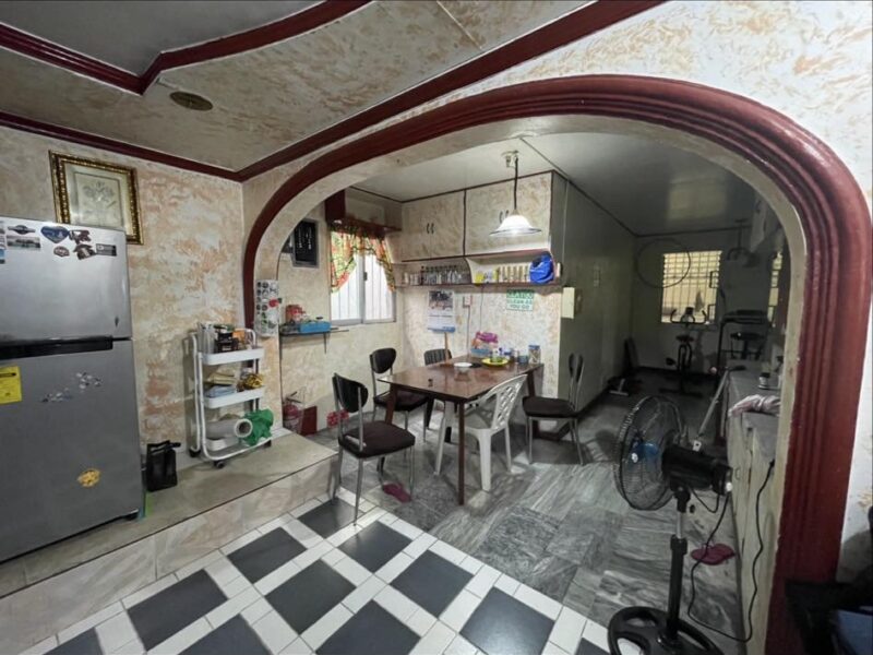 House & Lot for Sale at Las Pinas City